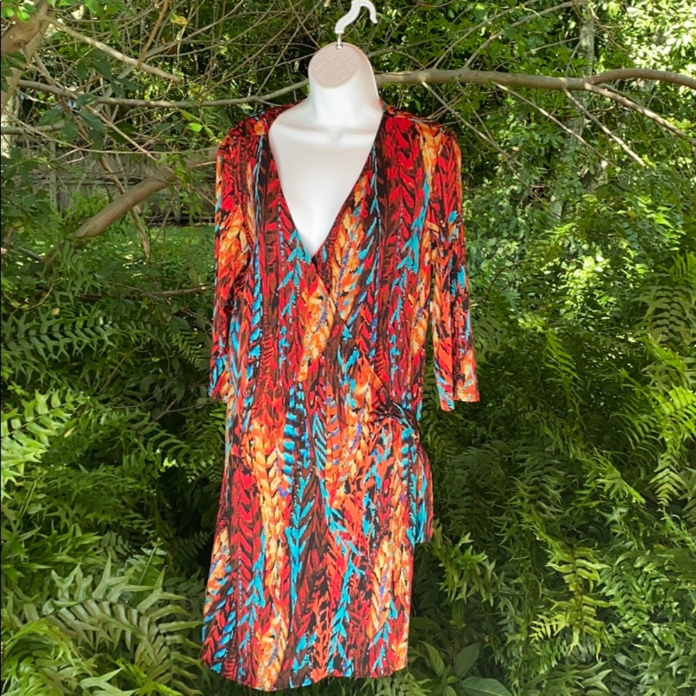 SOHO APPAREL LTD 16 TRUE WRAP ABSTRACT VEE